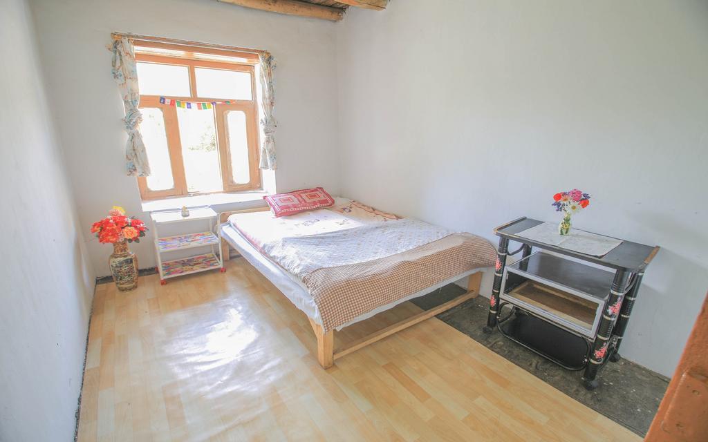 Tsetan Guest House Leh Exterior photo