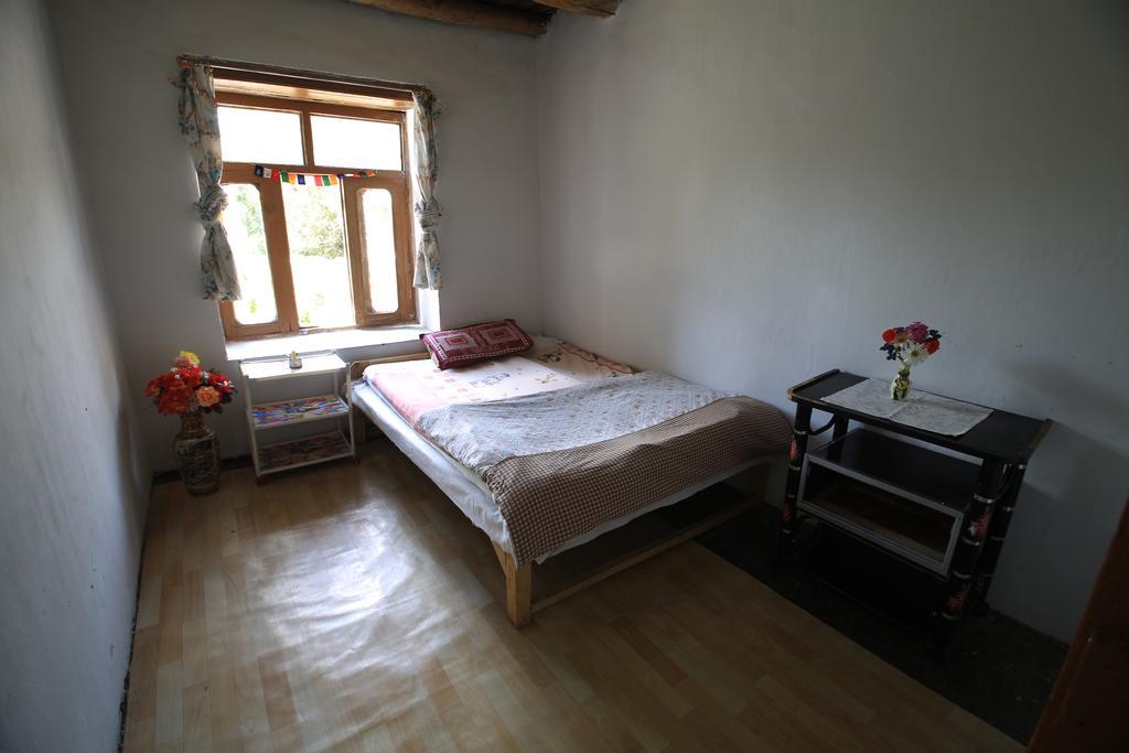 Tsetan Guest House Leh Exterior photo
